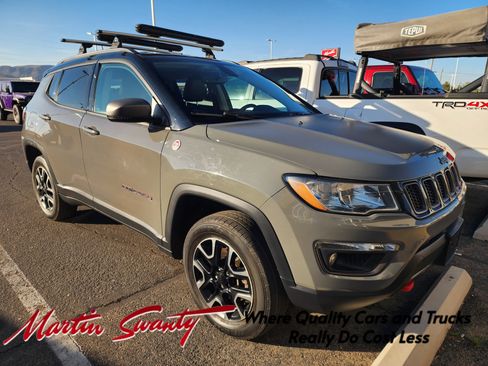 Used 2019 Jeep Compass Trailhawk w/ Cold Weather Group image 1
