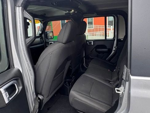 Used 2020 Jeep Gladiator Sport w/ Quick Order Package 24S AWD/4WD image 8