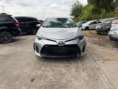 Used 2017 Toyota Corolla SE FWD image 3
