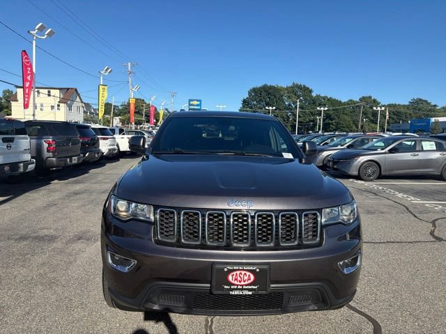 Used 2021 Jeep Grand Cherokee Laredo AWD/4WD image 2