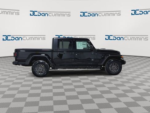 New 2026 Jeep Gladiator Sport image 9