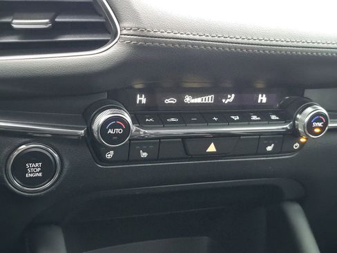 Used 2024 MAZDA MAZDA3 Hatchback w/Premium Plus Pkg image 14