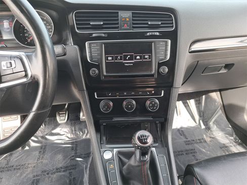 Used 2017 Volkswagen GTI SE image 20