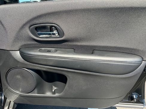 Used 2022 Honda HR-V LX image 22