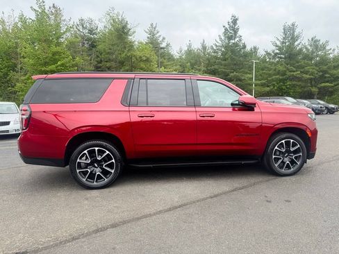 Used 2022 Chevrolet Suburban RST w/ Luxury Package AWD/4WD image 5