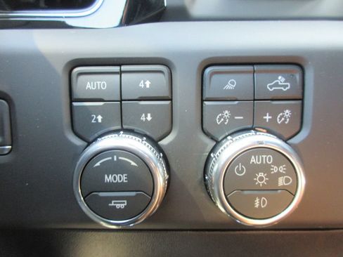 New 2026 GMC Sierra 2500 AT4 w/ AT4 Premium Plus Package AWD/4WD image 17
