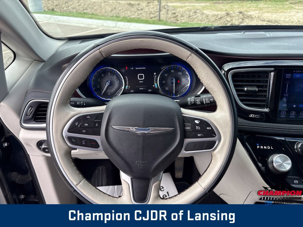Used 2017 Chrysler Pacifica Limited FWD image 25