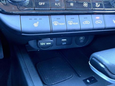 Used 2025 Hyundai Elantra SEL image 30