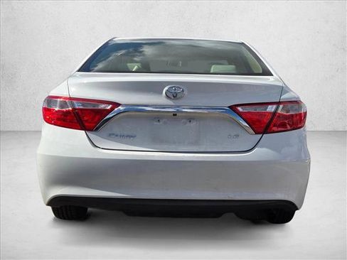 Used 2015 Toyota Camry LE image 6