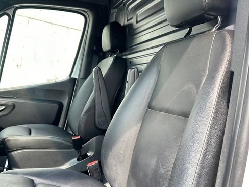 Used 2023 Mercedes-Benz Sprinter 2500 image 11