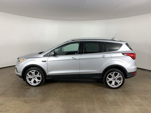Used 2019 Ford Escape Titanium image 16