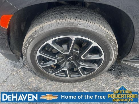 Used 2022 Chevrolet Suburban RST w/ Luxury Package AWD/4WD image 9