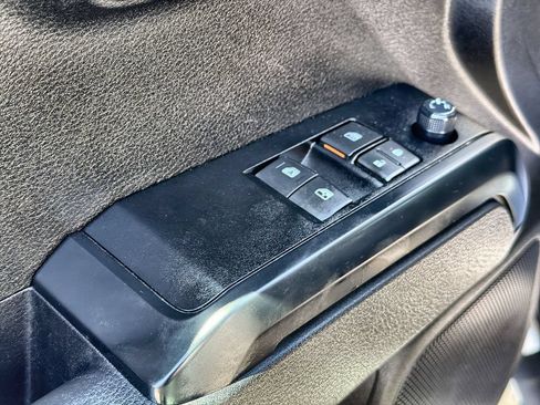 Used 2021 Toyota Tacoma SR w/ SR Convenience Package AWD/4WD image 13