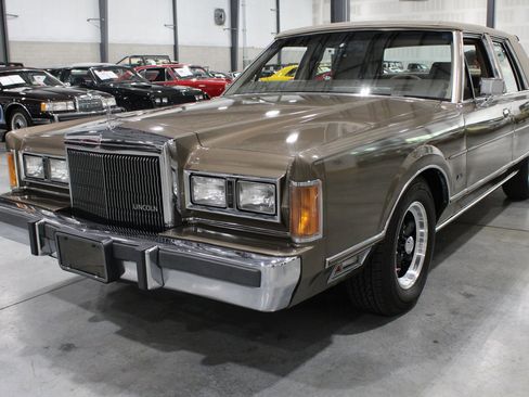 Used 1989 Lincoln Town Car RWD image 28