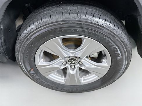 Used 2025 Toyota RAV4 LE image 27