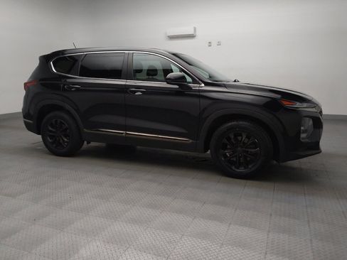Used 2019 Hyundai Santa Fe SE image 11