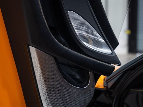 Used 2023 McLaren GT RWD image 23