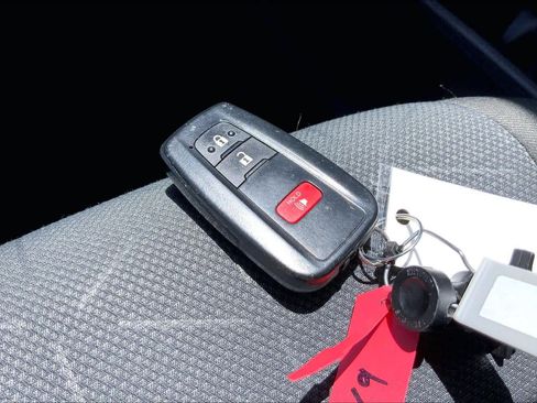 Used 2025 Toyota RAV4 XLE FWD image 14