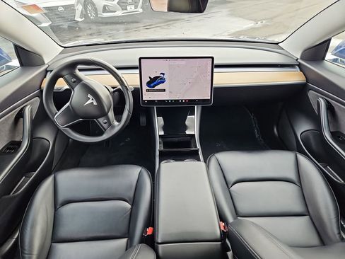 Used 2020 Tesla Model 3 Performance image 9