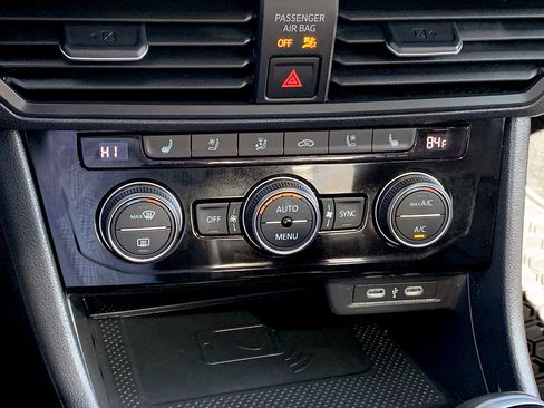 Used 2024 Volkswagen Jetta GLI Autobahn FWD image 24