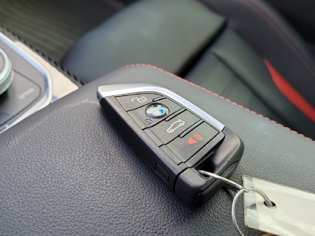 Used 2026 BMW M2 w/ Lighting Package RWD image 34