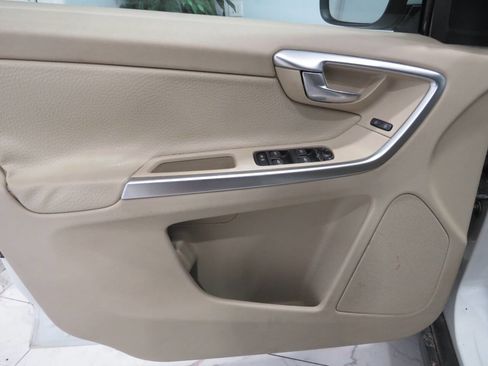 Used 2010 Volvo XC60 3.2 FWD image 24
