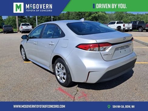 Used 2023 Toyota Corolla LE FWD image 3