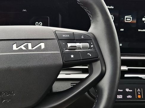 Certified 2026 Kia Sportage SX FWD image 23