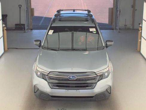 Used 2025 Subaru Forester Premium AWD/4WD image 5