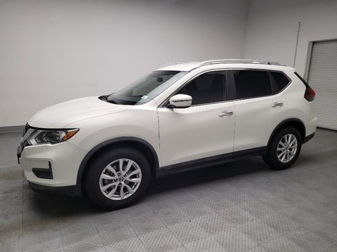 Used 2019 Nissan Rogue SV FWD image 2