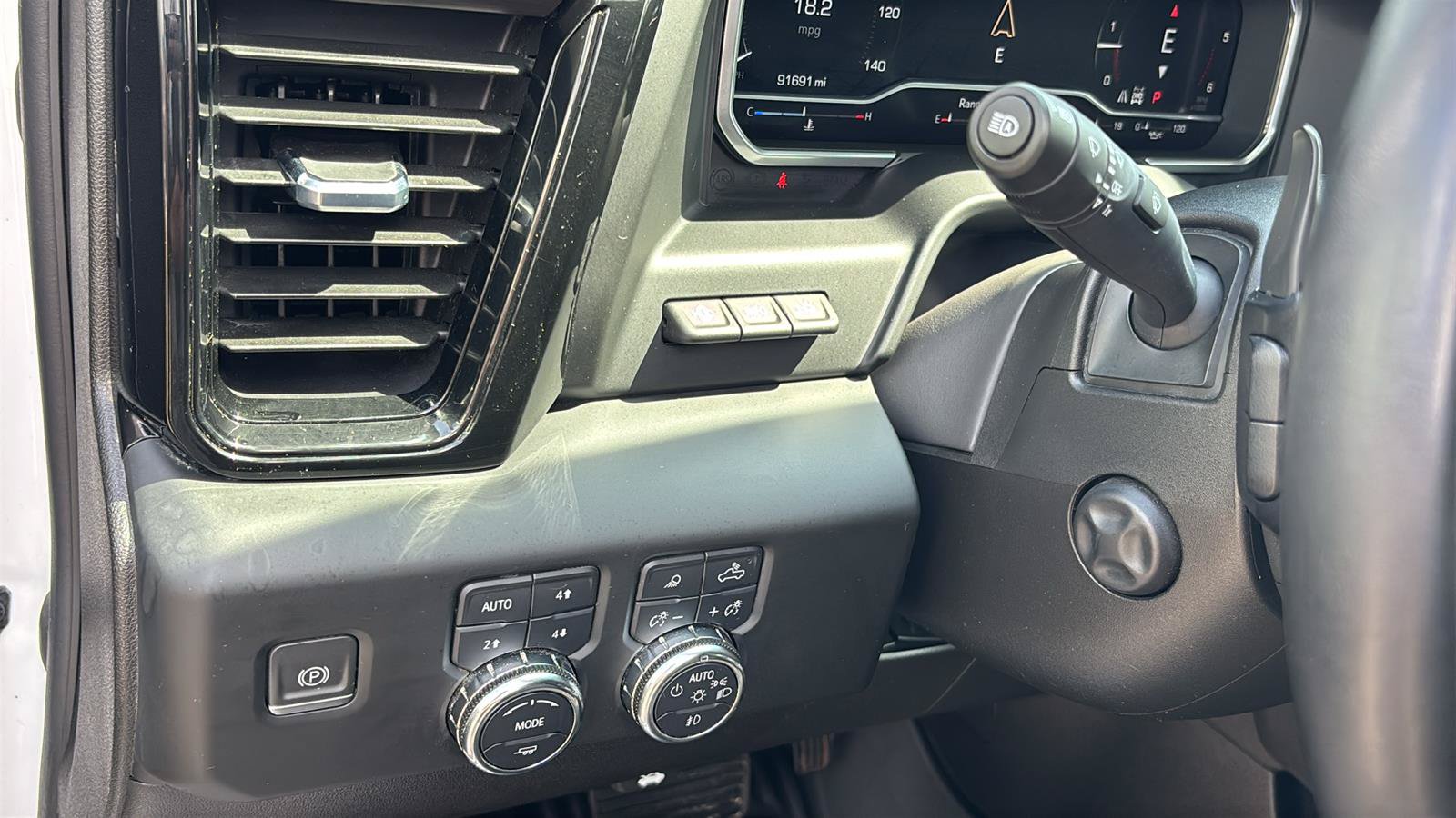 Used 2023 GMC Sierra 1500 AT4 w/ AT4 Premium Package AWD/4WD image 27
