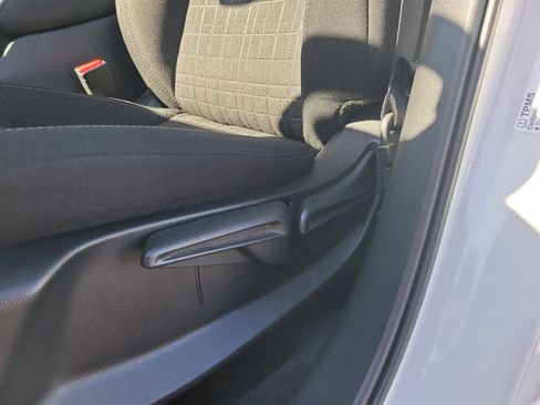 Used 2025 Honda HR-V LX image 17