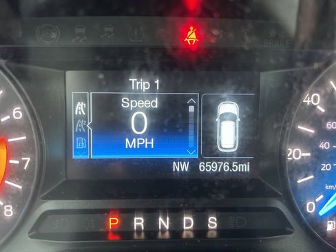 Certified 2019 Ford Explorer XLT image 3