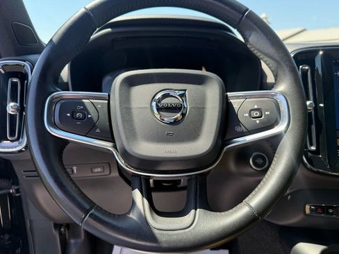 Used 2019 Volvo XC40 T5 Momentum AWD/4WD image 14