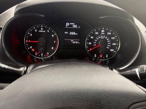 Used 2017 Kia Forte LX image 16