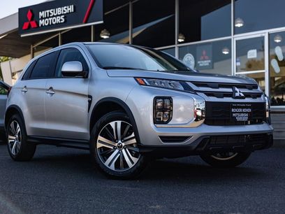 New 2025 Mitsubishi Outlander Sport ES