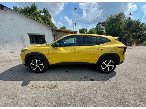 Used 2024 Chevrolet Trax RS image 6