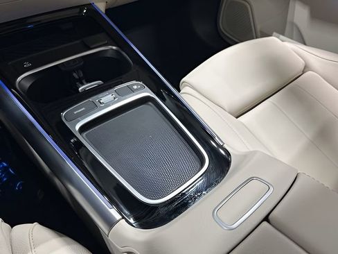 Used 2025 Mercedes-Benz GLA 250 4MATIC image 27