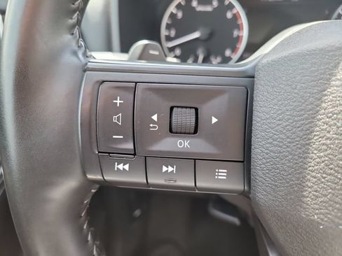 Used 2025 Nissan Rogue SV AWD/4WD image 28