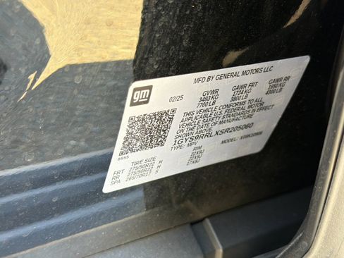 Used 2025 Cadillac Escalade ESV Sport Platinum w/ LPO, Floor Liner Package AWD/4WD image 9
