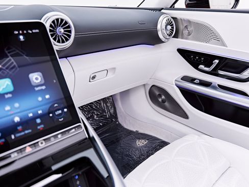 Used 2026 Mercedes-Benz Maybach SL 680 image 91