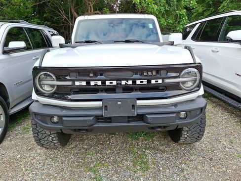 Used 2023 Ford Bronco Outer Banks AWD/4WD image 2