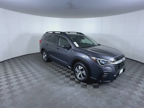 Used 2023 Subaru Ascent Premium w/ Convenience Package AWD/4WD image 2