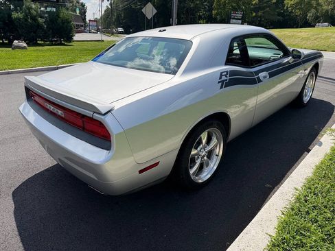 Used 2010 Dodge Challenger R/T RWD image 6