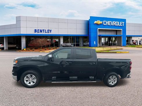 Used 2024 Chevrolet Silverado 1500 LT image 2
