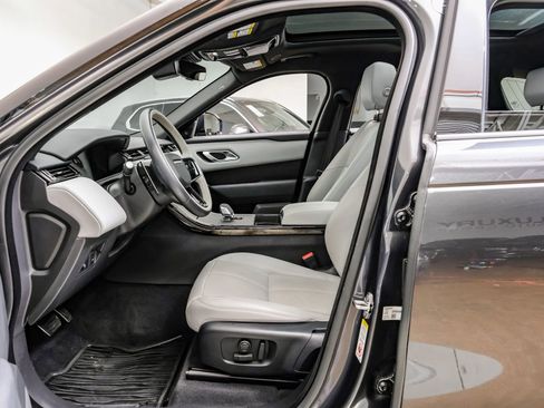Used 2024 Land Rover Range Rover Velar Dynamic SE AWD/4WD image 4