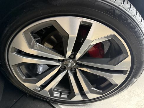 Used 2019 Audi Q8 Premium Plus image 28