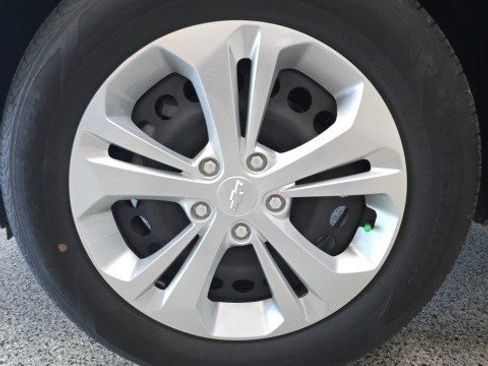 Certified 2024 Chevrolet Trax LS w/ Driver Confidence Package image 25