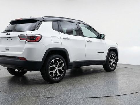 Used 2025 Jeep Compass Limited AWD/4WD image 9