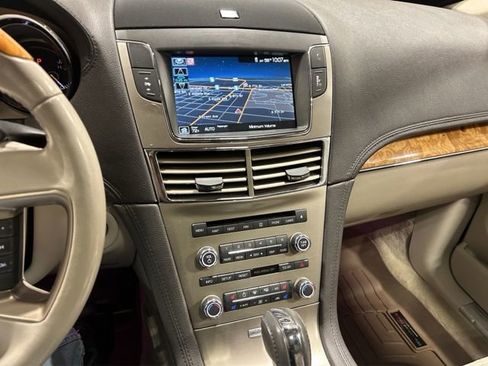 Used 2012 Lincoln MKT AWD image 16